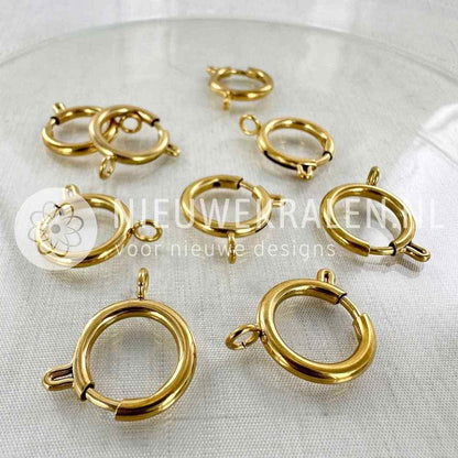 Veerringsluitingen RVS 16mm goud – roestvrijstalen sieradensluitingen voor armbanden, kettingen en voor het bevestigen van bedels en hangers.