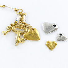 Afbeelding in Gallery-weergave laden, Hanger charm bedeltje hartje 15mm verzilverd antiek zilver per stuk
