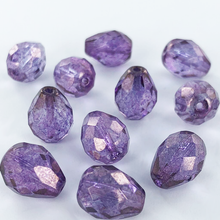 Afbeelding in Gallery-weergave laden, Druppel facet glas druppelkralen 13mm paars per 2 stuks
