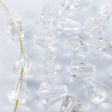 Afbeelding in Gallery-weergave laden, Druppel facet glas druppelkralen 9mm kristal per 2 stuks
