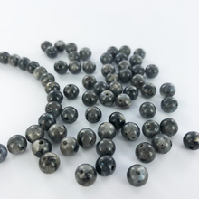 Afbeelding in Gallery-weergave laden, Edelstenen natuursteen kralen Black Labradorite 6mm rond per 1 streng
