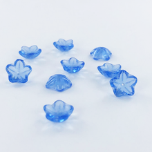 Afbeelding in Gallery-weergave laden, Glaskralen bloem 10mm blauw per 4 stuks
