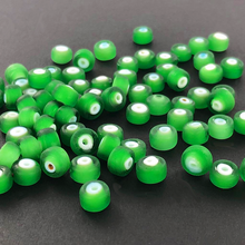 Afbeelding in Gallery-weergave laden, Glaskralen cilinder 7mm mat groen per 10 gram

