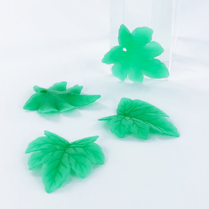 Hanger bedel blaadje 28mm groen per stuk