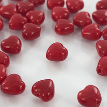 Afbeelding in Gallery-weergave laden, Hartjes kralen glas 6mm rood per 2 stuks
