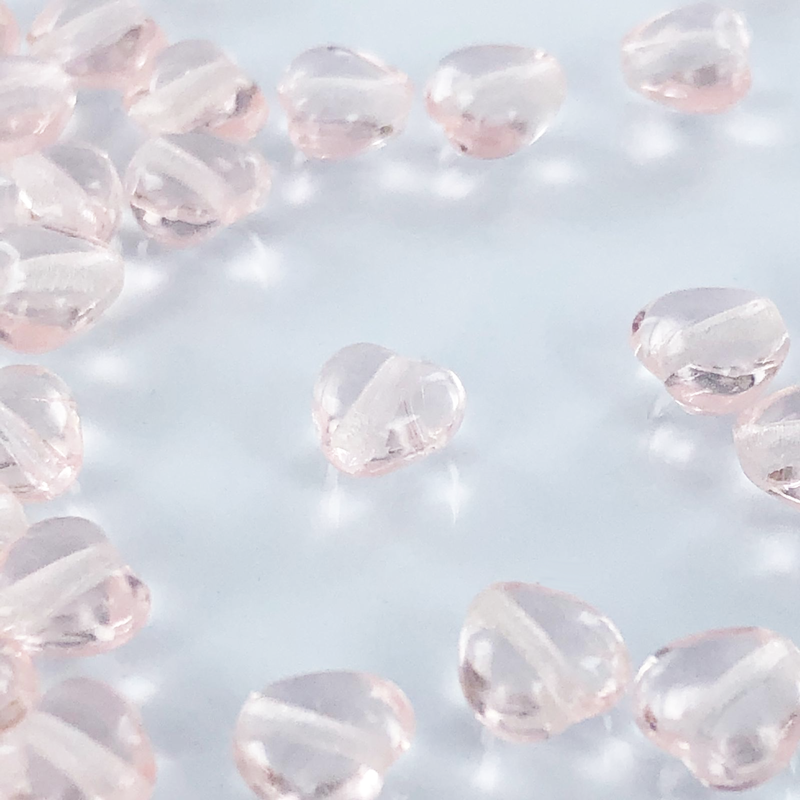 Hartjes kralen glas 6mm roze per 2 stuks
