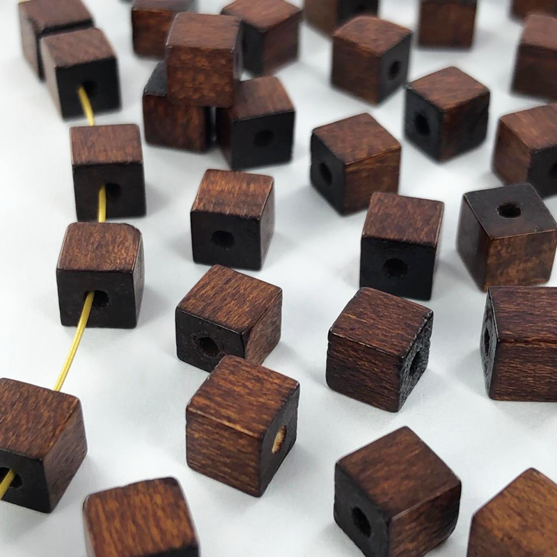 Houten kralen blokje 6mm bruin per 10 stuks