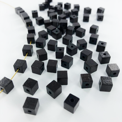 Houten kralen blokje 6mm zwart per 10 stuks