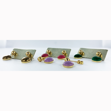 Afbeelding in Gallery-weergave laden, Leren tussenzetsel hanger 40mm antiek goud per stuk
