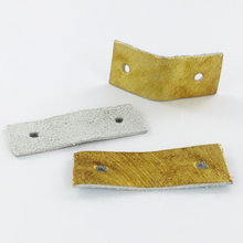 Afbeelding in Gallery-weergave laden, Leren tussenzetsel hanger 40mm antiek goud per stuk
