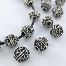 Afbeelding in Gallery-weergave laden, Metalen kralen spacer beads 9mm rond verzilverd antiek zilver per stuk
