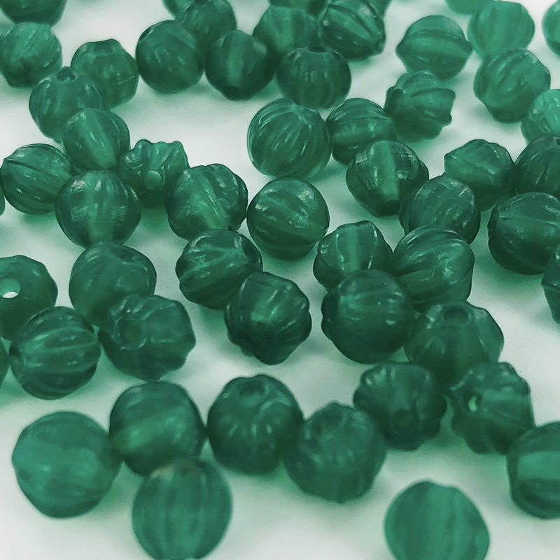 Ribbelkralen vintage glaskralen 6mm rond groen mat per 10 gram