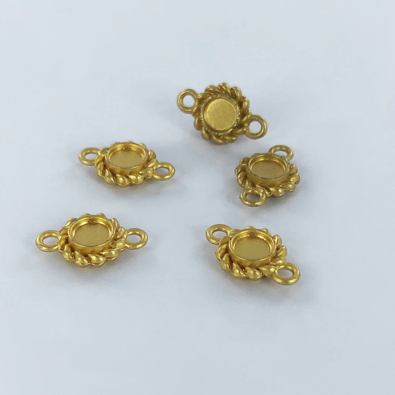 Cabochons setting 4mm mat goud tussenstuk per stuk