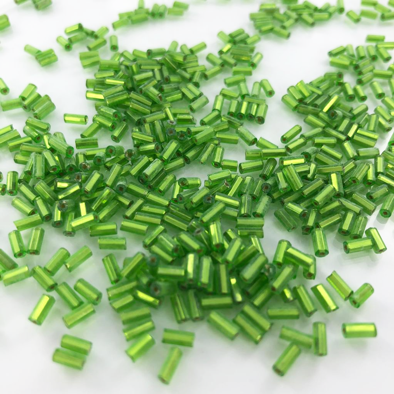 Staafjes kralen bugle beads 5mm groen