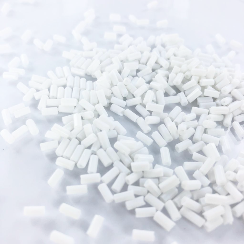 Staafjes kralen bugle beads 5mm wit