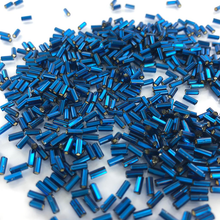 Afbeelding in Gallery-weergave laden, Staafjes kralen bugle beads 5mm blauw
