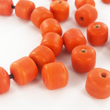 Afbeelding in Gallery-weergave laden, Bloedkoraal imitatie koraal kralen glas cilinder oranje 9mm
